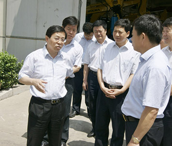 梅永红市长到ga黄金甲体育集团调研指导工作