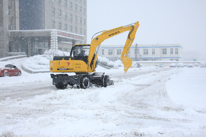 ga黄金甲体育挖掘机除雪